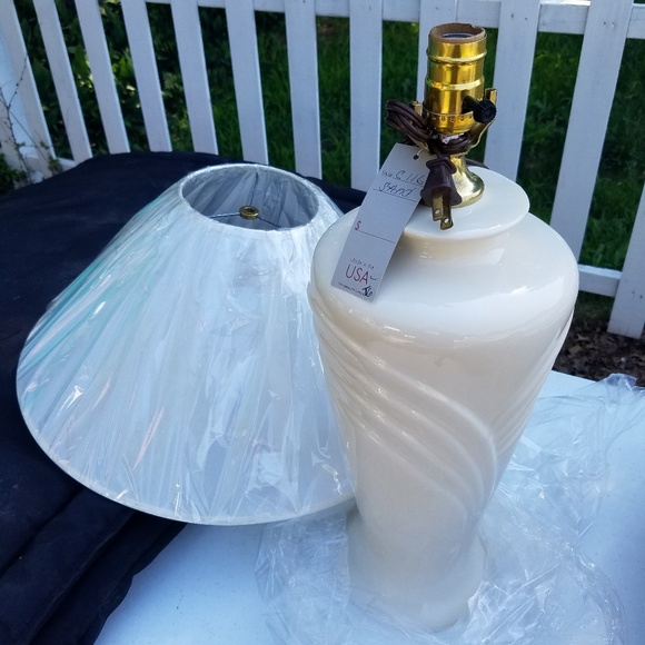 Pair of table lamps - Picture 2 of 2